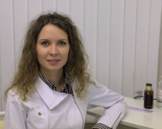 На фото – врач-дерматовенеролог, косметолог Дарья Болгова